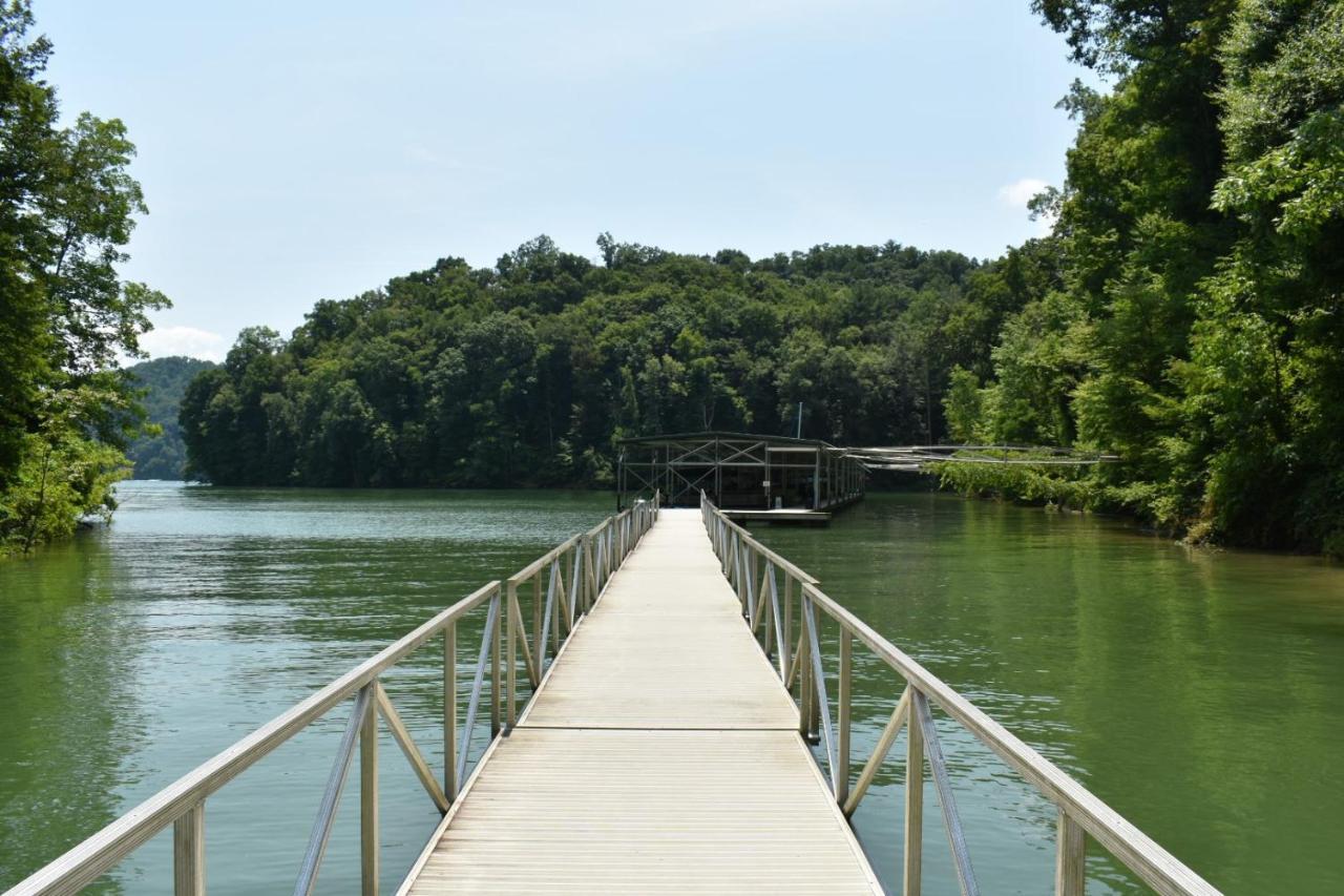 Tree Top Lodge - Gorgeous Lake Cabin With Hot Tub & Magnificent Views Of Forests And Mountains! Cabin Butler Bagian luar foto