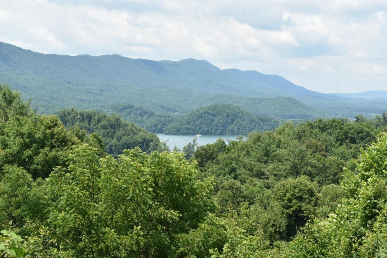 Tree Top Lodge - Gorgeous Lake Cabin With Hot Tub & Magnificent Views Of Forests And Mountains! Cabin Butler Bagian luar foto