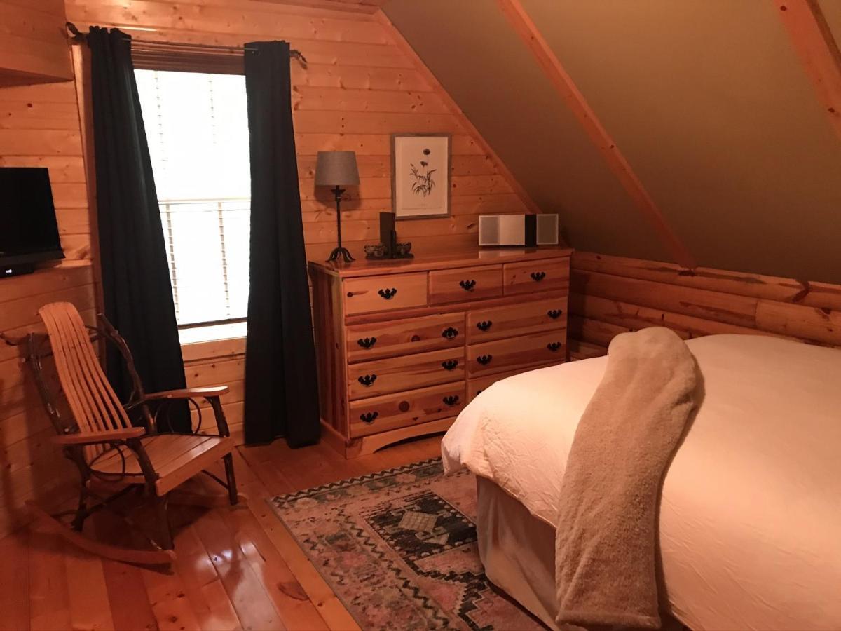 Tree Top Lodge - Gorgeous Lake Cabin With Hot Tub & Magnificent Views Of Forests And Mountains! Cabin Butler Bagian luar foto