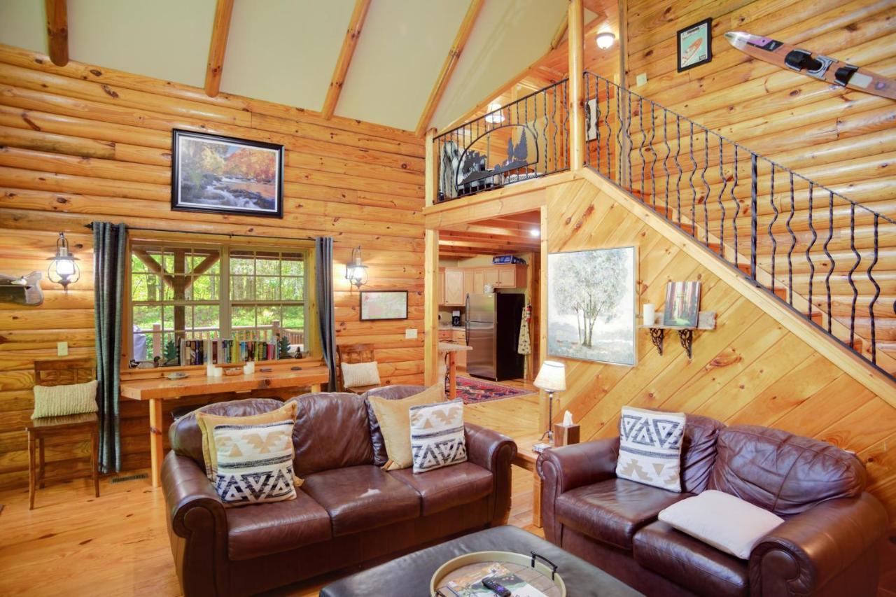 Tree Top Lodge - Gorgeous Lake Cabin With Hot Tub & Magnificent Views Of Forests And Mountains! Cabin Butler Bagian luar foto