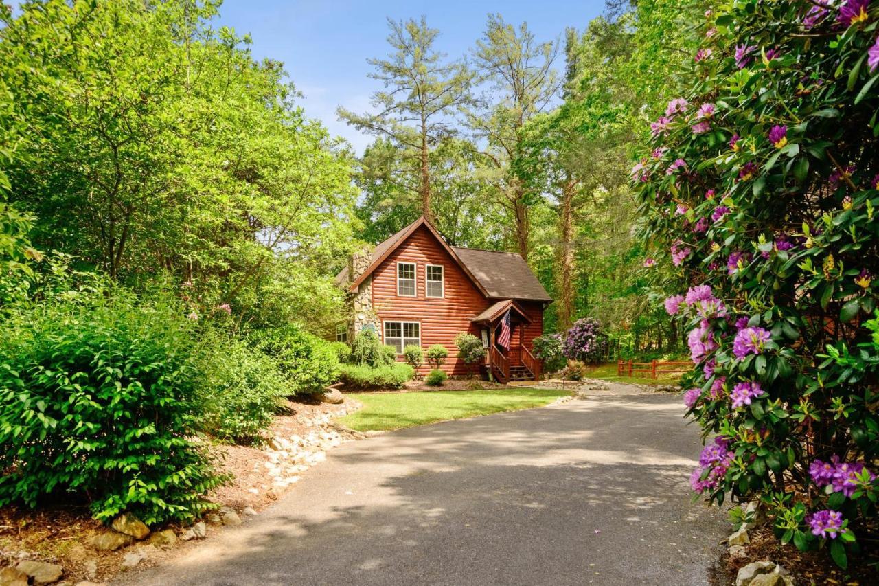 Tree Top Lodge - Gorgeous Lake Cabin With Hot Tub & Magnificent Views Of Forests And Mountains! Cabin Butler Bagian luar foto
