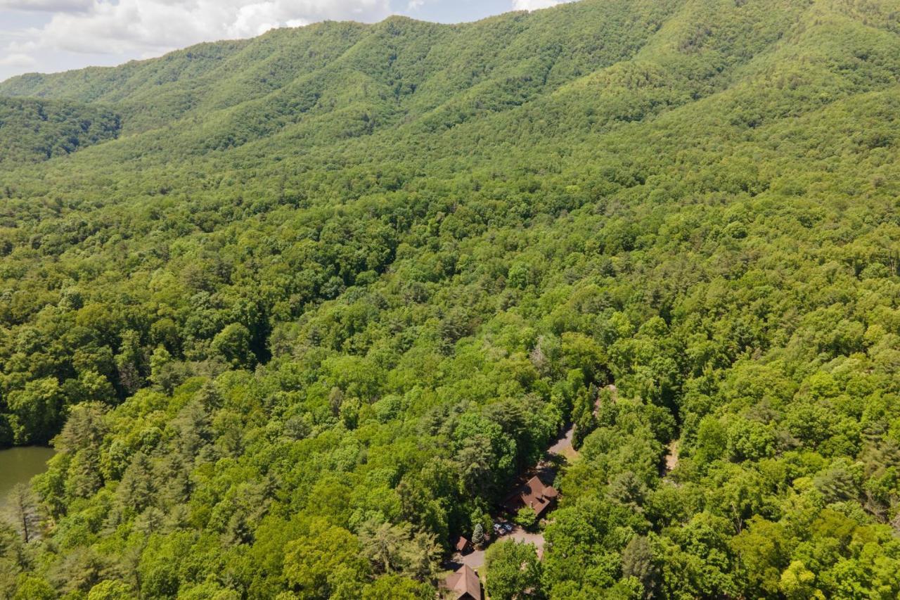 Tree Top Lodge - Gorgeous Lake Cabin With Hot Tub & Magnificent Views Of Forests And Mountains! Cabin Butler Bagian luar foto